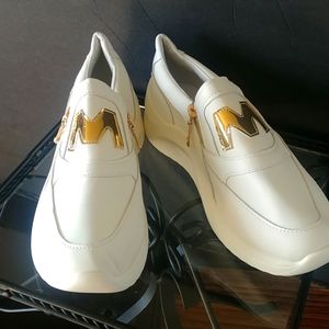 Ladies Running shoes BNWOB